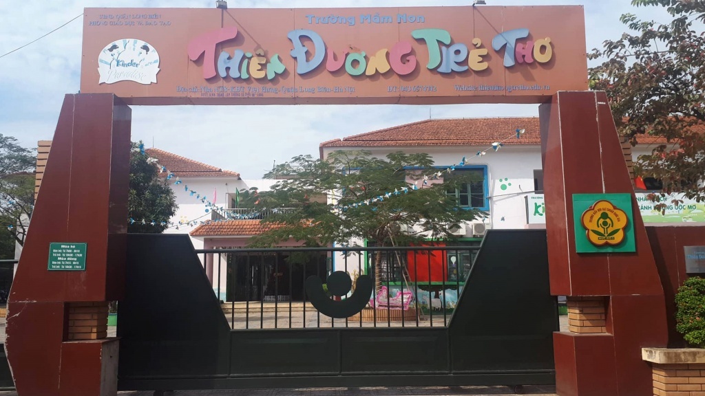 Co giao phu nhan cau vao vung kin be trai hon 4 tuoi hinh anh