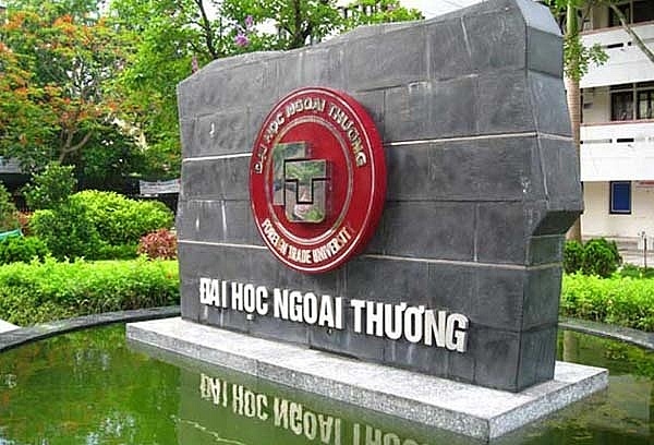 DH Ngoai thuong tuyen sinh bang diem IELTS, TOEFL hinh anh