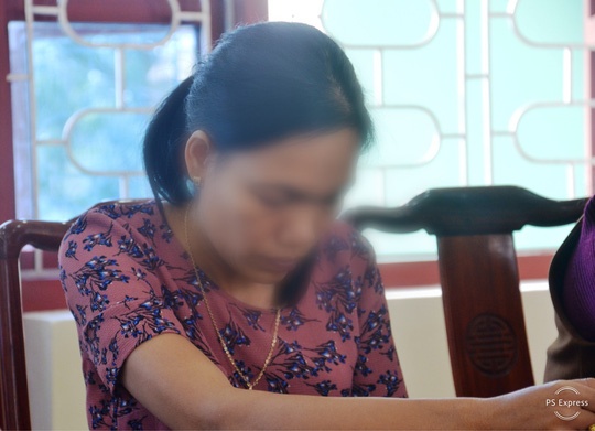 Co giao tat hoc sinh nhap vien mong moi nguoi 'cho mot loi thoat' hinh anh
