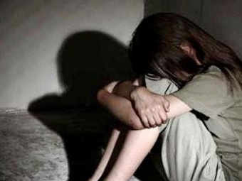 Nu sinh phai dieu tri tam than khi hoc quan su, truong khong biet? hinh anh