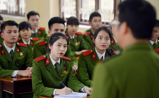 Thi sinh tiec nuoi vi mat co hoi thi vao truong cong an hinh anh