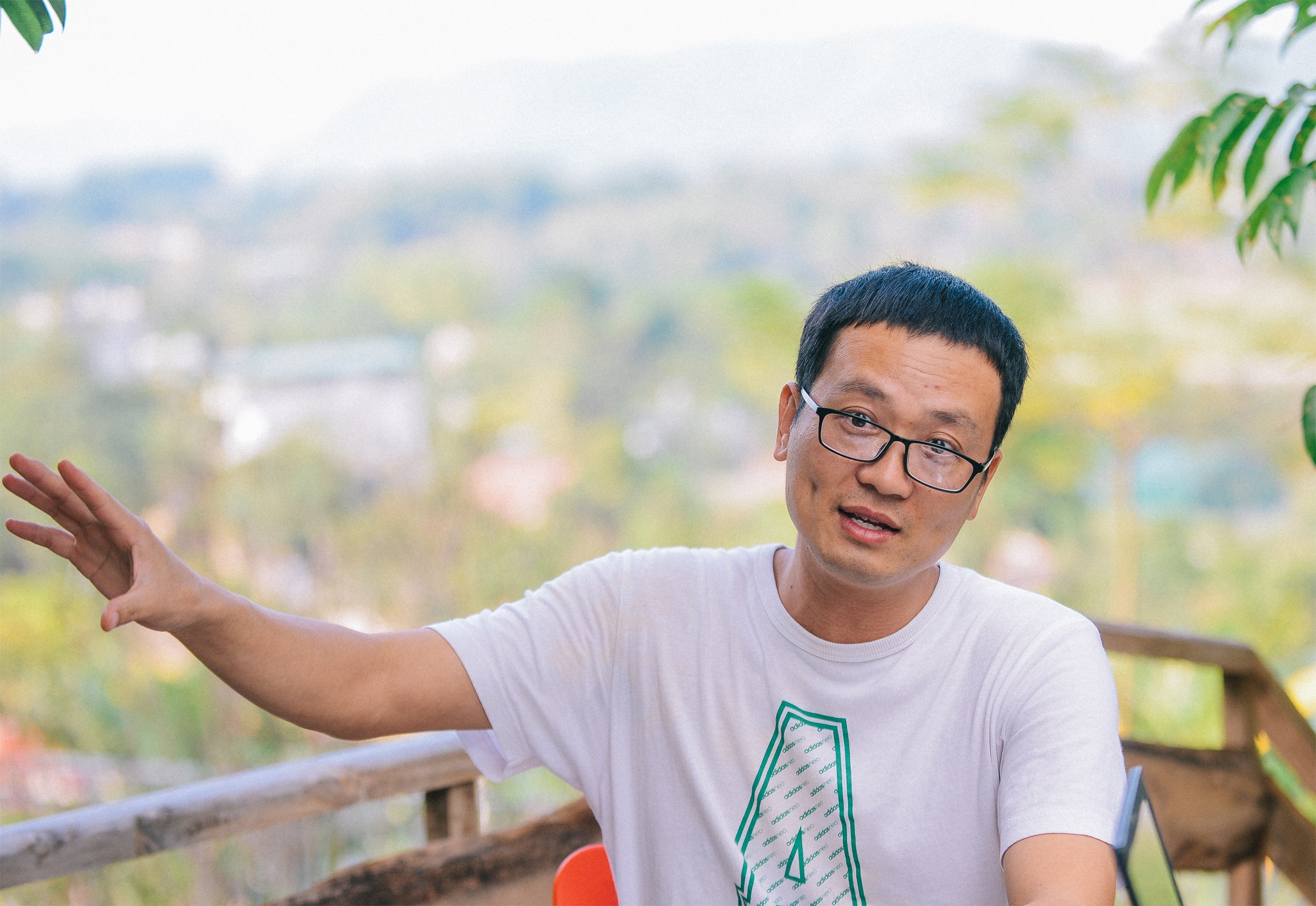 Triet ly giao duc khong giong ai cua thay giao day tre thuan tu nhien hinh anh