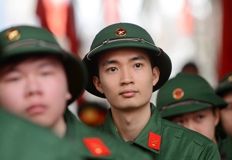 Truong quan doi tuyen sinh 7 khoi trong nam 2019 hinh anh