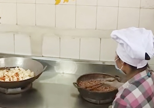 Phu huynh 'vay' truong mam non, yeu cau xac minh tin do an nghi co san hinh anh