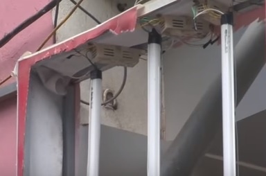 Co giao keo hoc sinh vao goc khuat tat toi tap hinh anh