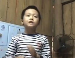 Cau be lop 2 o vung cao noi tieng Anh hinh anh