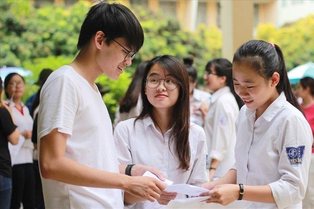 Hoc sinh Ha Noi nhao nhao tim 'lo' luyen Su on thi lop 10 hinh anh