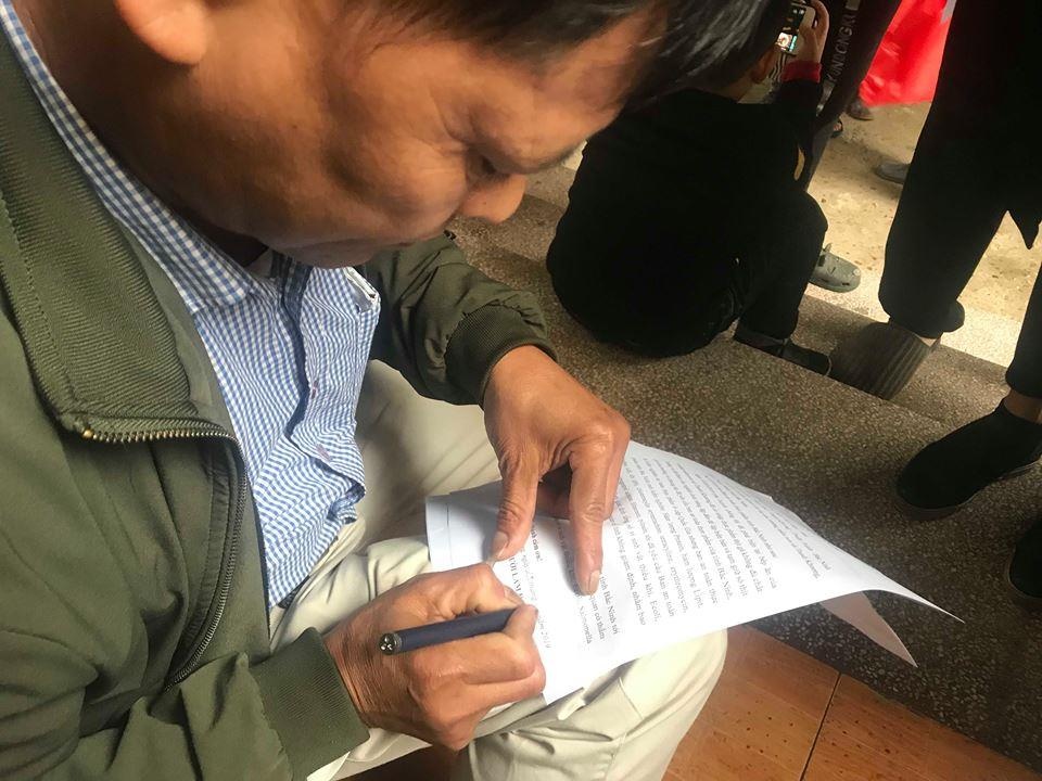 khoi to vu an hoc sinh nhiem san lon anh 1