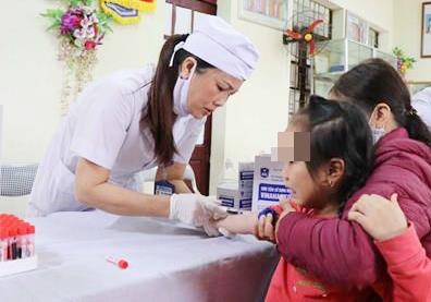 Hoc sinh nhiem san lon, Bo GD&DT yeu cau chan chinh bua an truong hoc hinh anh