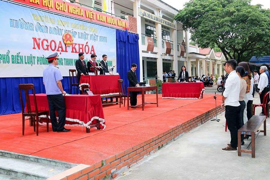 hiếp dâm tập thể nữ sinh ảnh 1 hiep dam tap the nu sinh anh 1