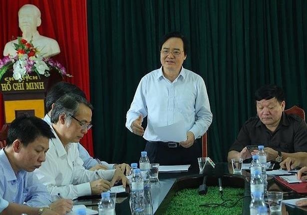 Bo truong GD&DT ve Hung Yen lam viec sau vu nu sinh bi danh hoi dong hinh anh