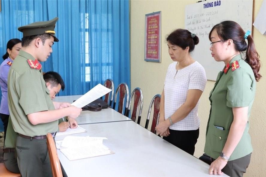 Lanh dao co con duoc nang diem o Son La: Con toi do dai hoc dang hoang hinh anh