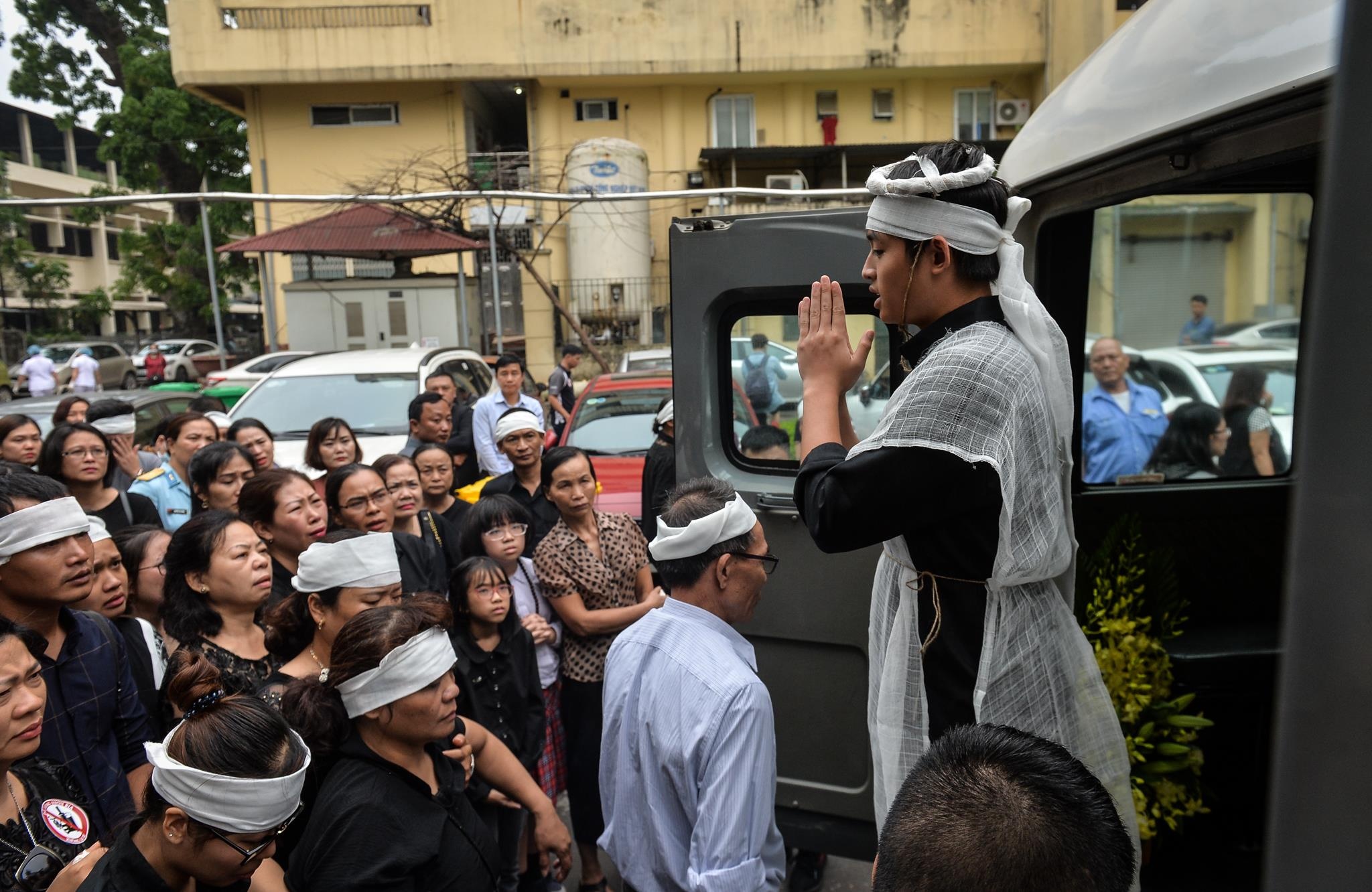 le tang co giao bi tai nan giao thong anh 9