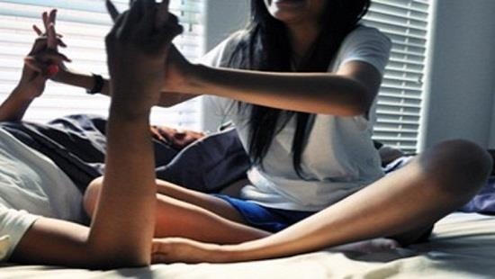 Tai sao nam sinh lop 10 lam ban gai co bau khong bi xu ly hinh su? hinh anh