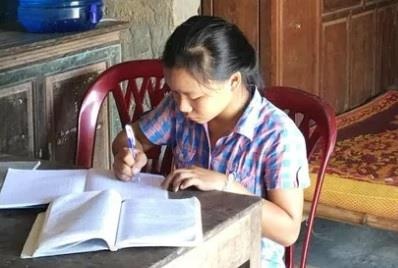 Nu sinh quy khoc truoc truong thi duoc uu ai trung tuyen lop 10? hinh anh