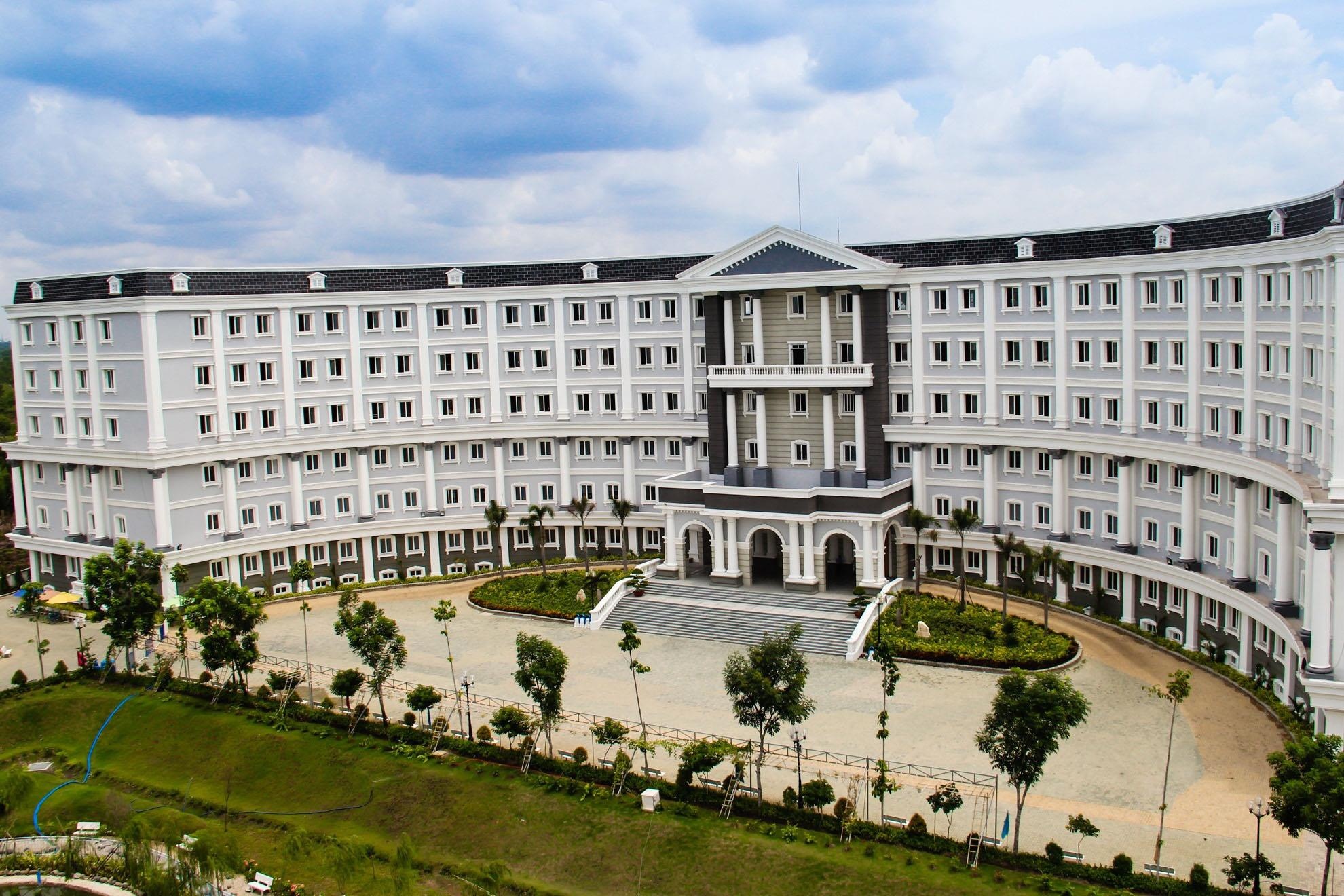 luong giao vien tram trieu truong quoc te anh 1