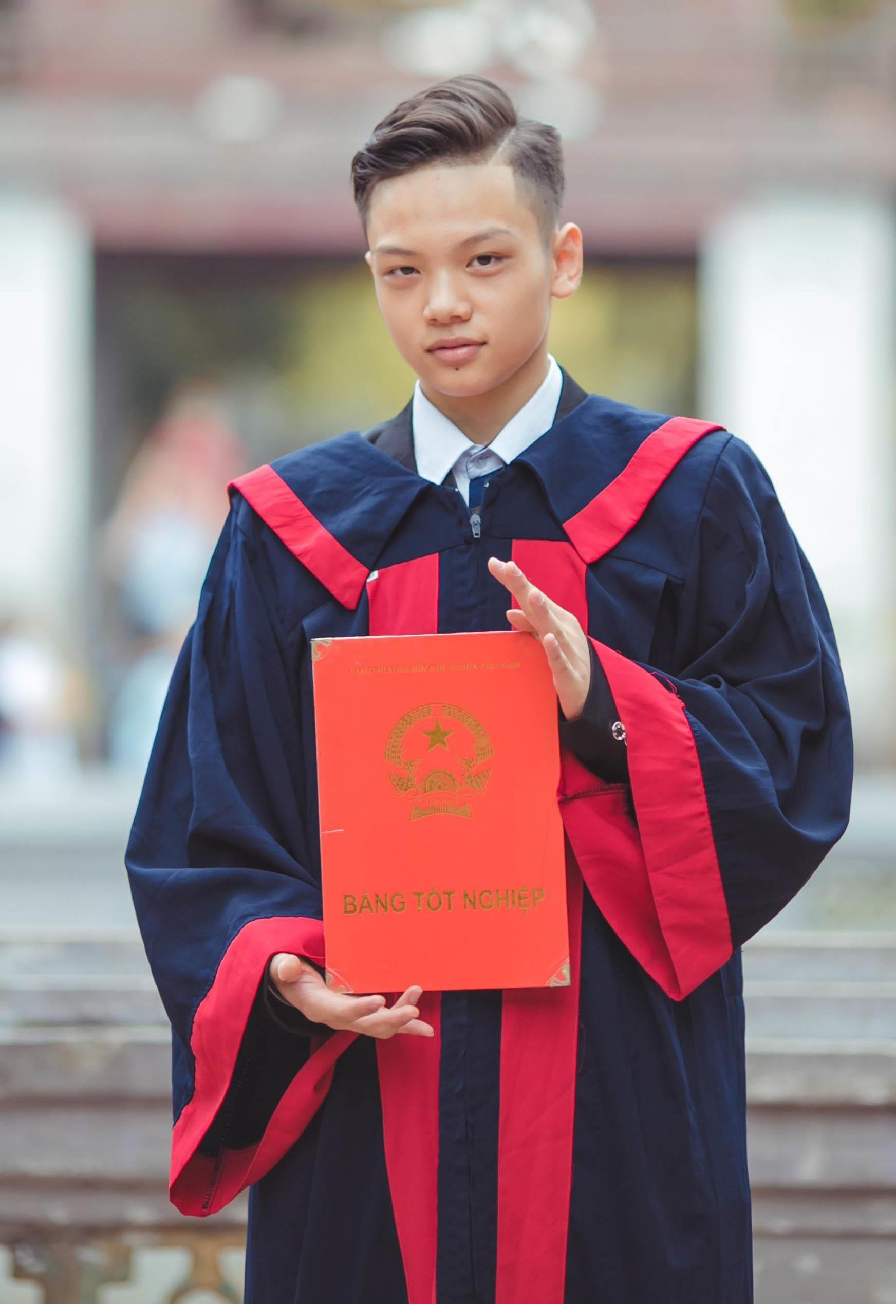 hoc sinh do lop 10 chuyen anh 1