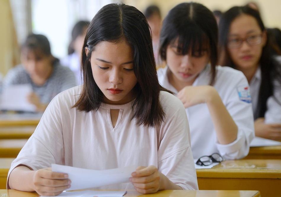 Thu truong GD&DT: 'De thi THPT quoc gia se mo, van dung thuc tien' hinh anh