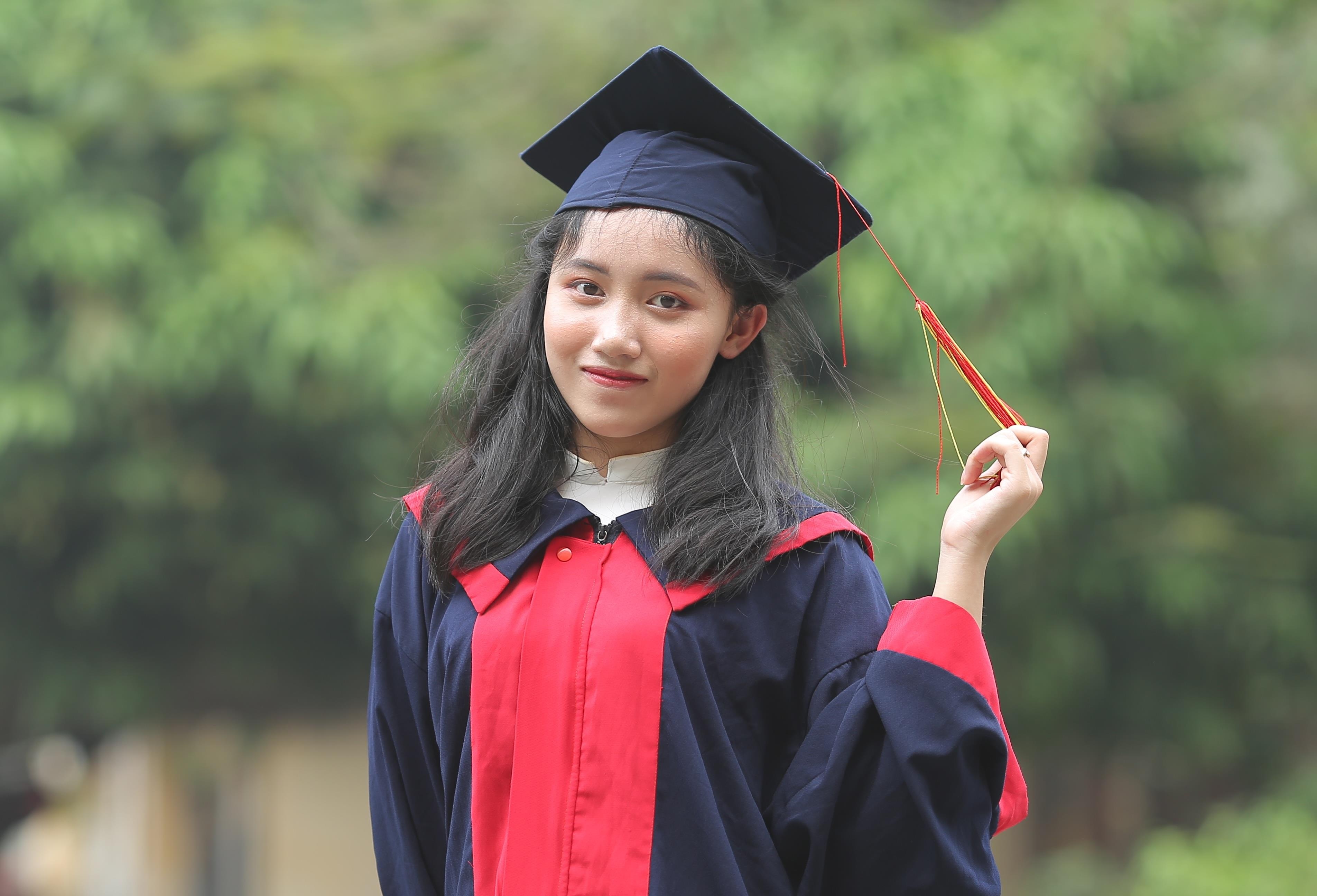 Nu sinh Phu Tho dat 2 diem 10, tro thanh thu khoa khoi B toan quoc hinh anh