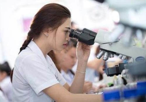 Bo GD&DT cong bo diem san khoi nganh suc khoe hinh anh