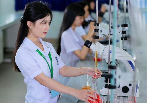 Diem san DH Y Ha Noi thap nhat la 18 hinh anh