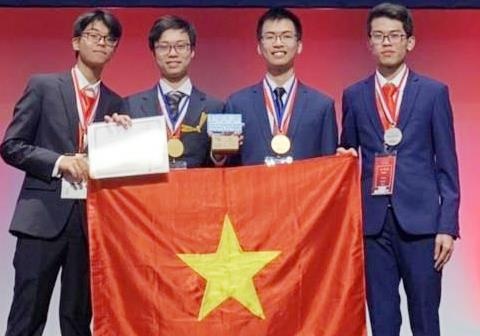 Hoc sinh Viet Nam lan dau dat diem tuyet doi thuc hanh Olympic Hoa hoc hinh anh