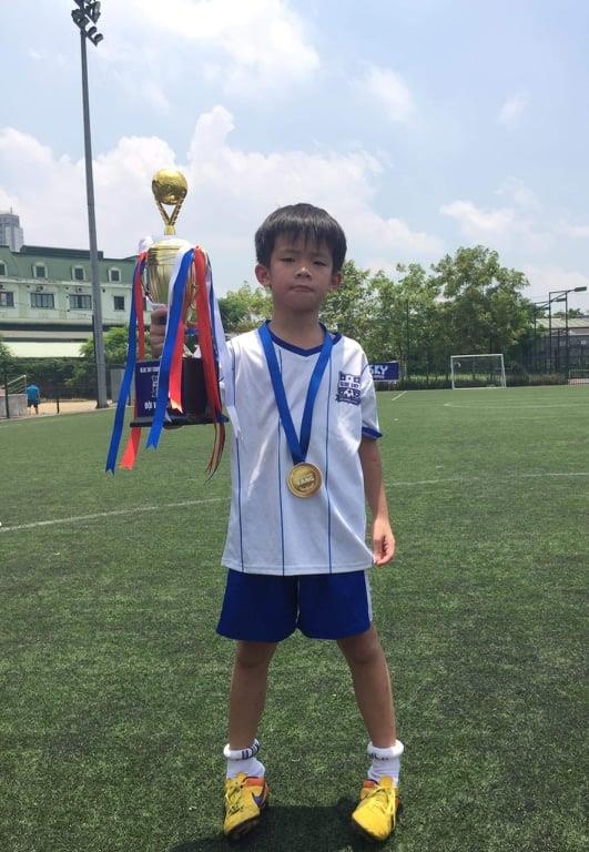 em be chet o truong gateway anh 2