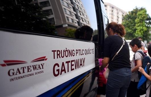 Hieu truong phai chiu trach nhiem viec to chuc dua don hoc sinh hinh anh