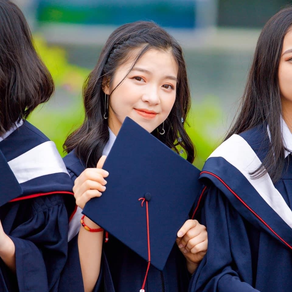 nu sinh vao thang DH Duoc anh 2