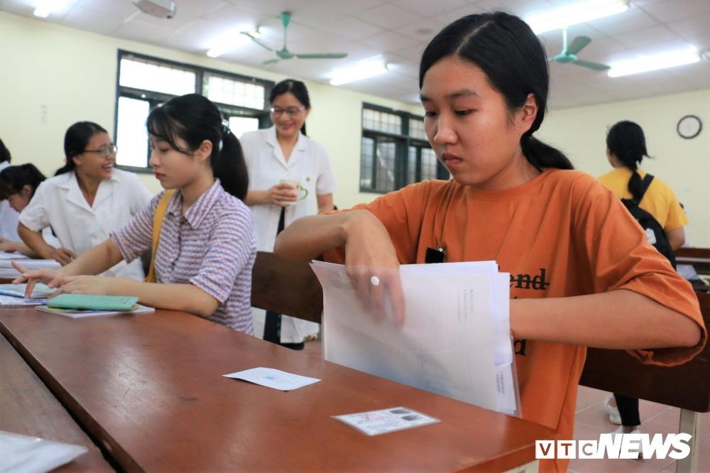 nu sinh ngheo nhap dai hoc duoc anh 7