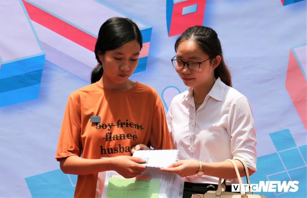 nu sinh ngheo nhap dai hoc duoc anh 8