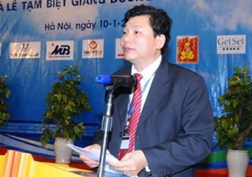 Khoi phuc chuc danh pho giao su cho ong Hoang Xuan Que hinh anh