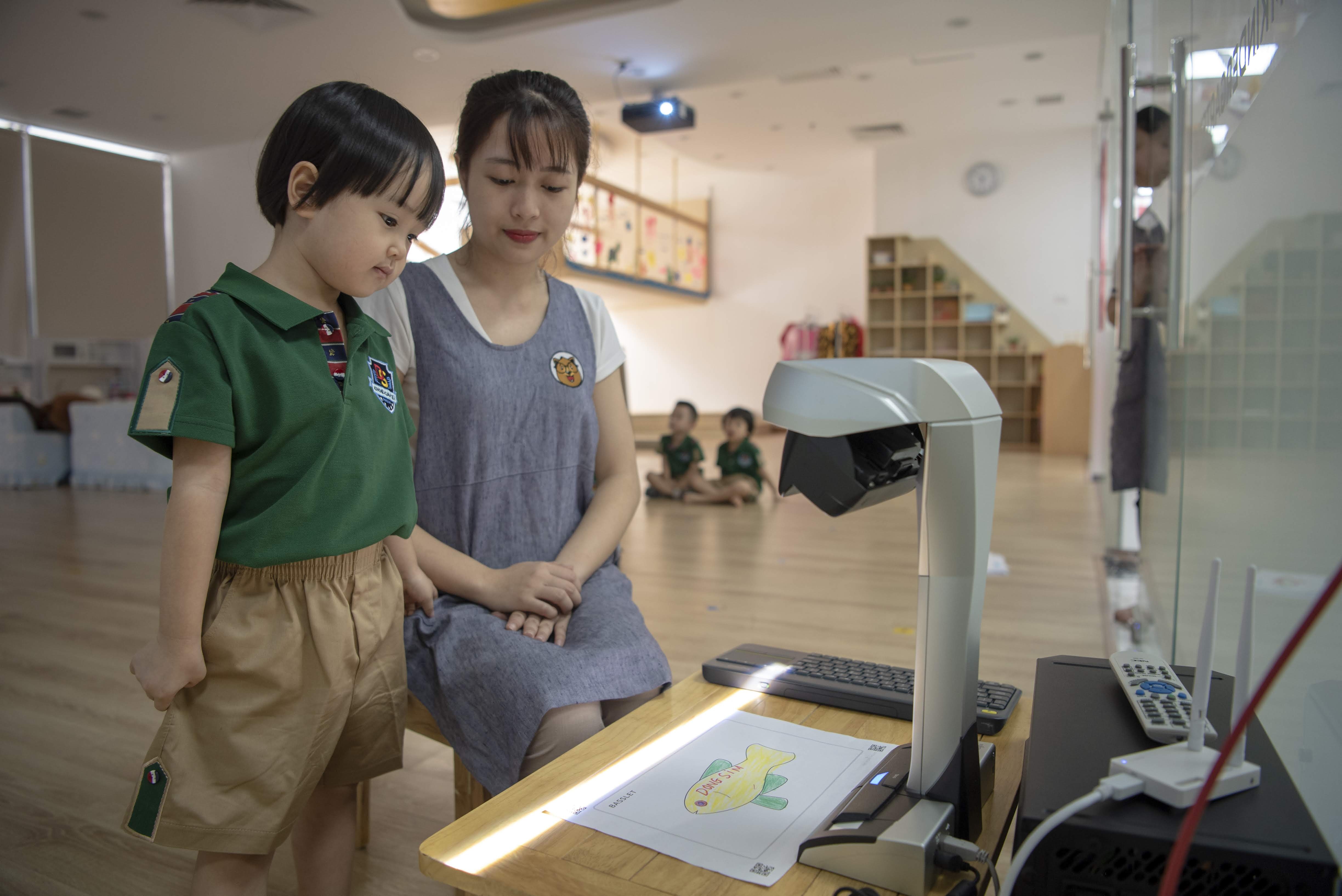 day hoc sinh qua the gioi ao anh 2