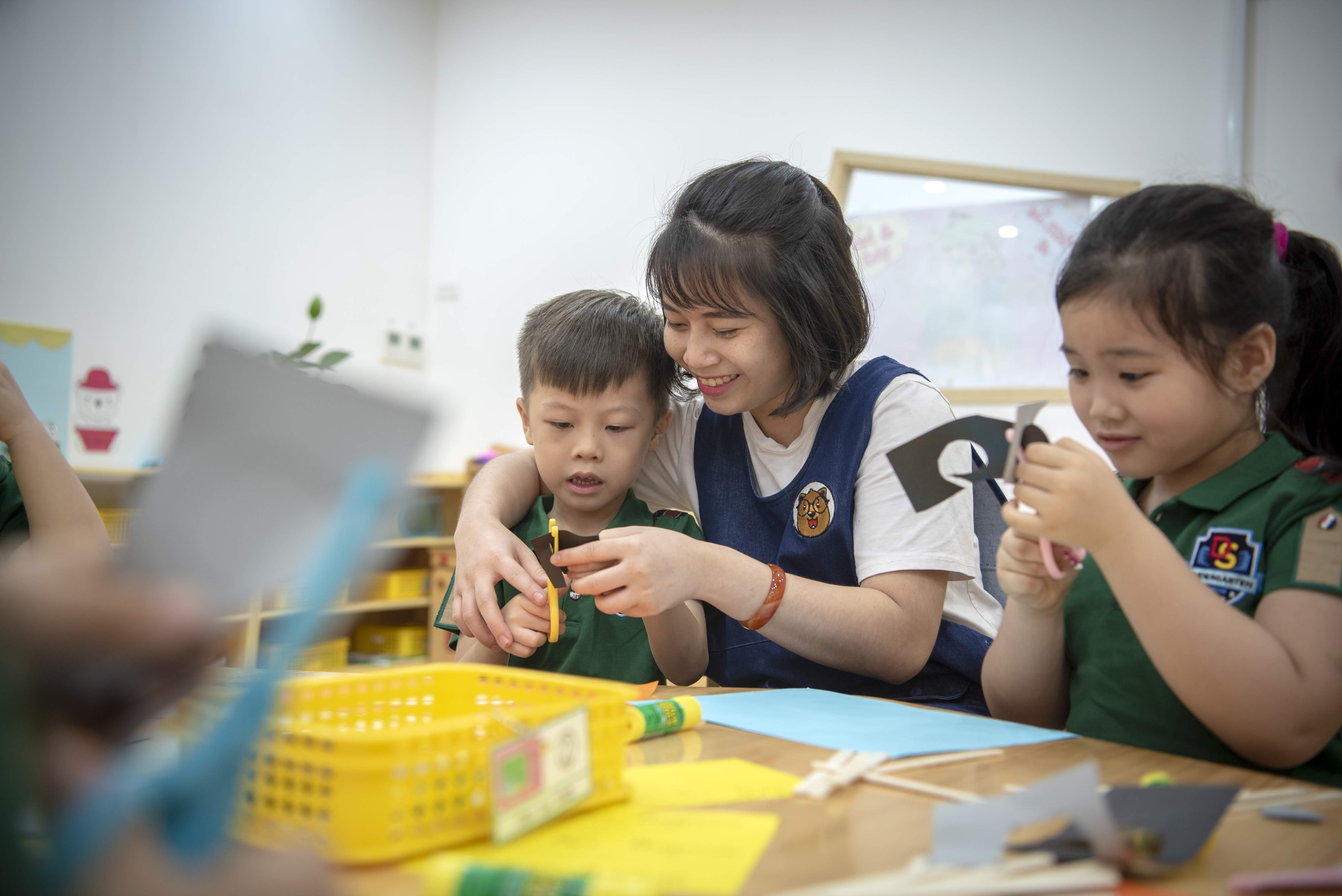 day hoc sinh qua the gioi ao anh 4