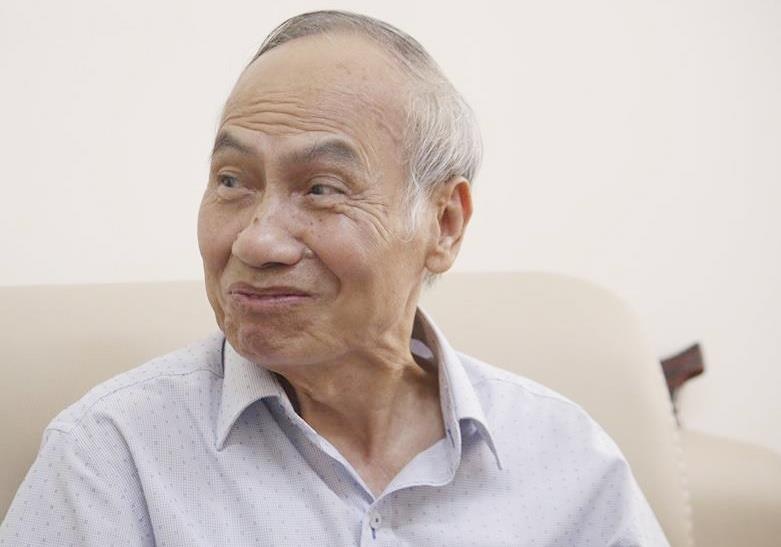 PGS Nguyen Ke Hao: Toi tu chuc vu truong vi bat dong quan diem lam SGK hinh anh