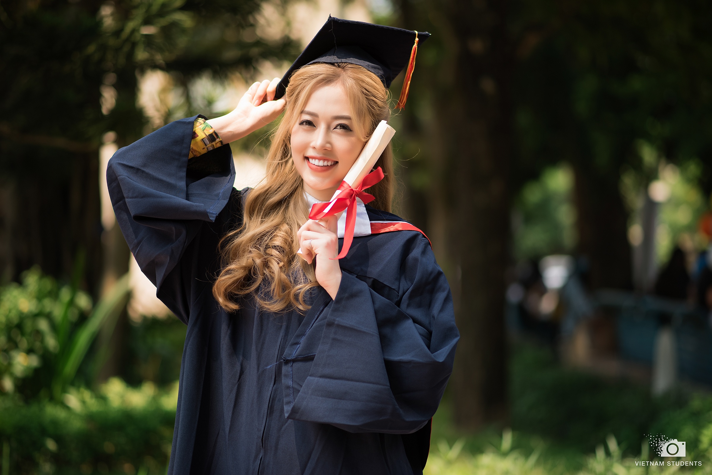 a hau phuong nga hoc gioi anh 3