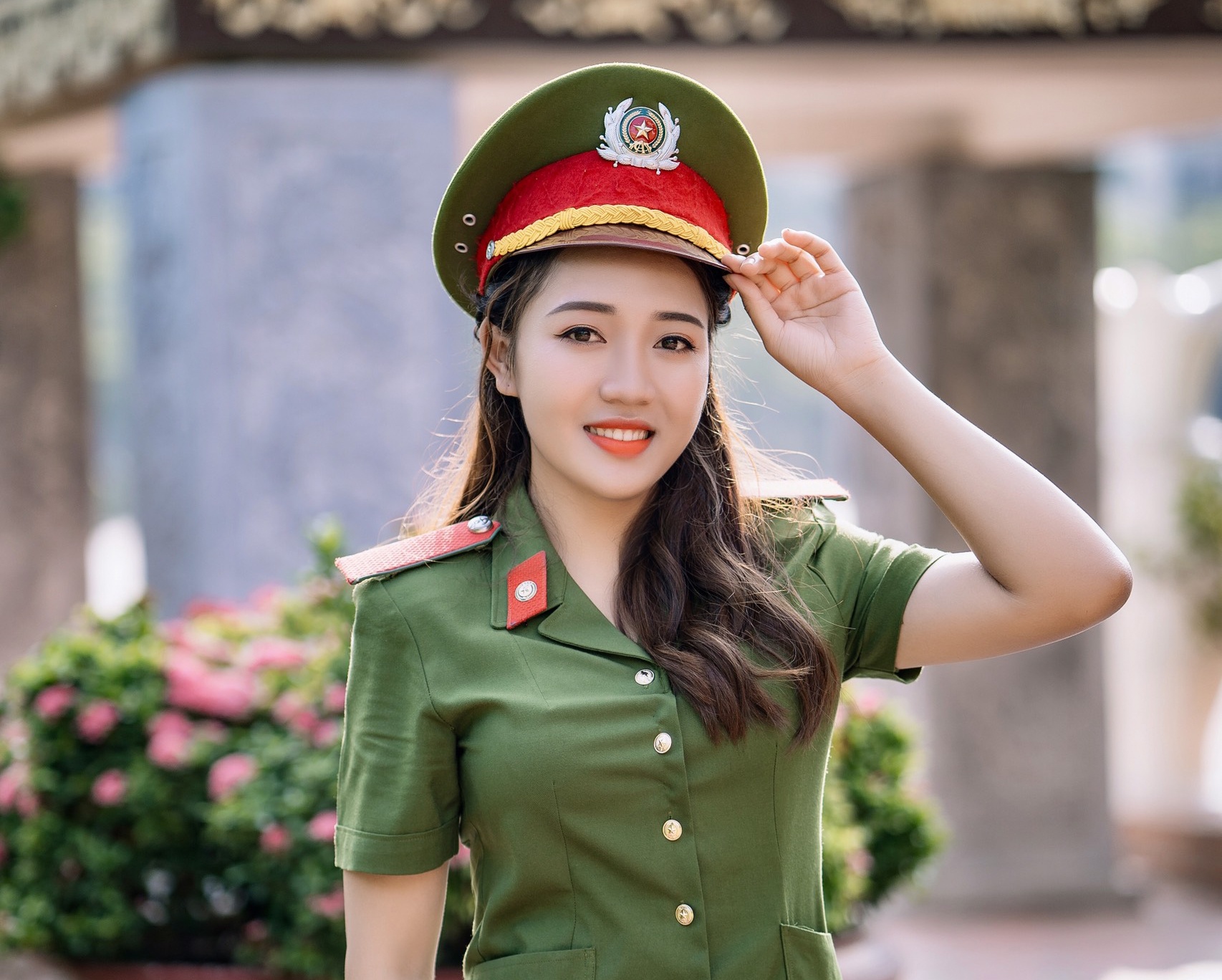 nu sinh hoc vien canh sat anh 2