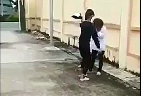 hoc sinh danh nhau da man anh 1