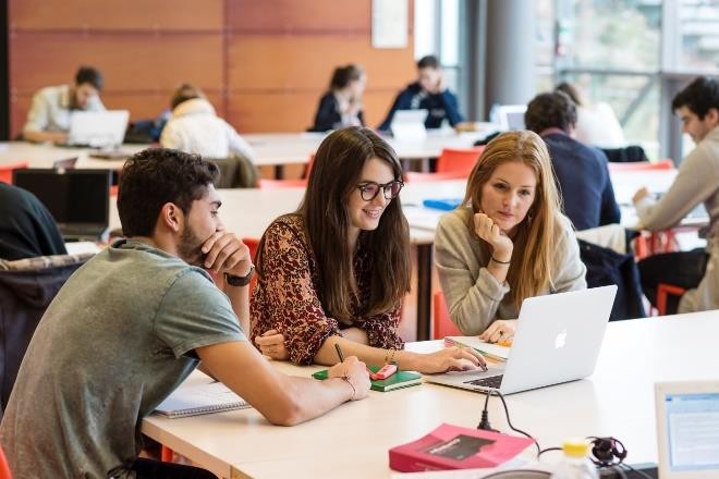 hoc cong nghe thong tin anh 3