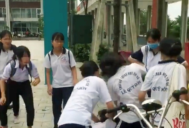 học sinh đánh nhau vì đôi giày ảnh 1 hoc sinh danh nhau vi doi giay anh 1