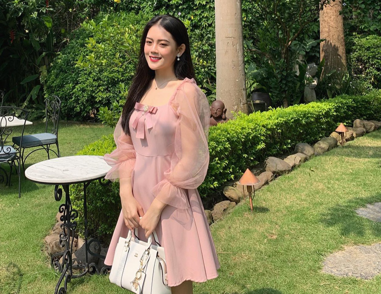 nu sinh dai hoc ngoai thuong anh 7