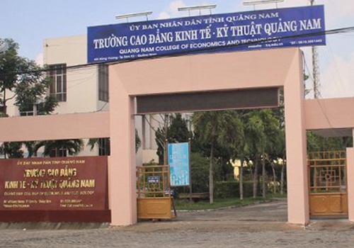 Hiệu trưởng xin nghỉ việc ảnh 1 Hieu truong xin nghi viec anh 1
