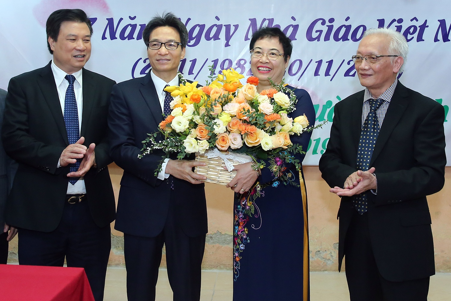Ngày Nhà giáo Việt Nam ảnh 1 Ngay Nha giao Viet Nam anh 1