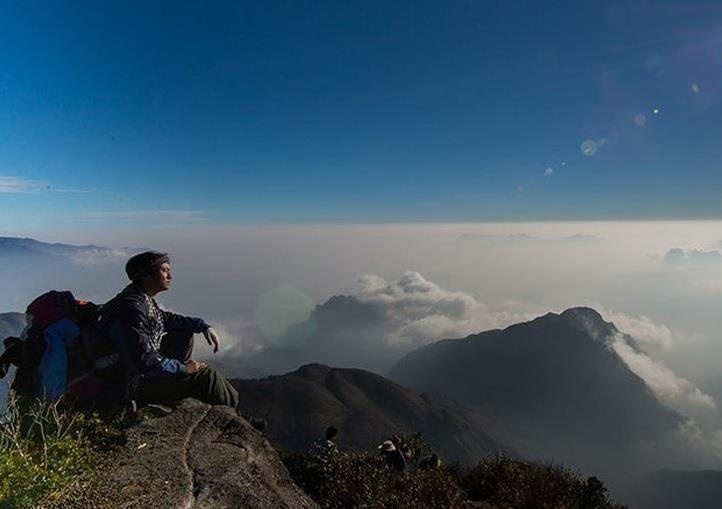 Vi sao nau com tren dinh nui cao 5.000 m khong the chin? hinh anh