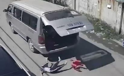 Bo GD&DT: Hoc sinh lien tiep vang khoi oto dua don tao tam ly lo ngai hinh anh