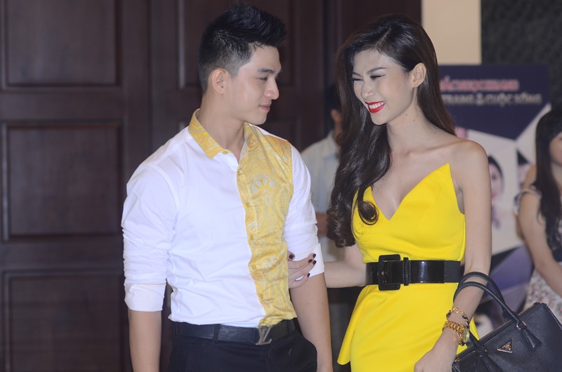 Ban sao Thuy Tien quan quyt ban trai tin don kem 3 tuoi hinh anh