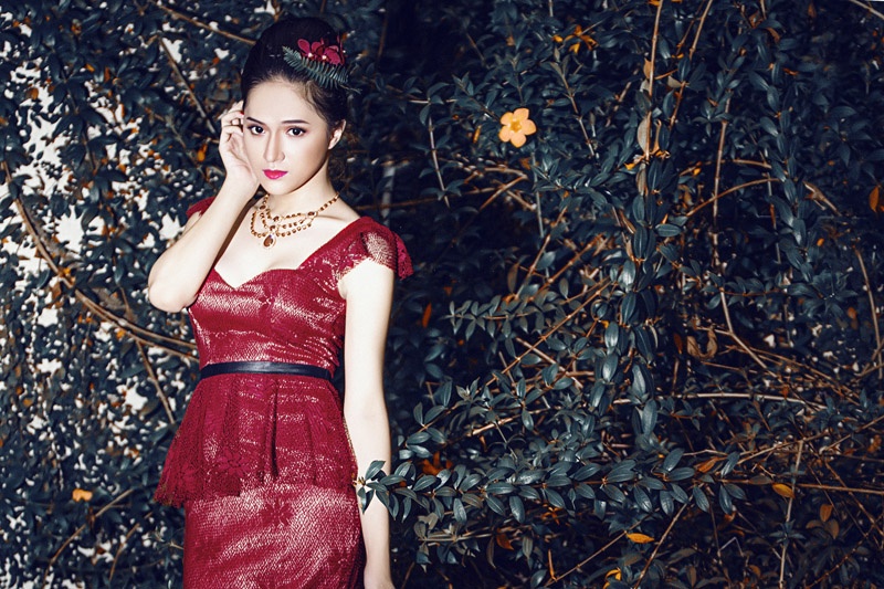 Huong Giang Idol goi cam voi tong do ruc ro hinh anh