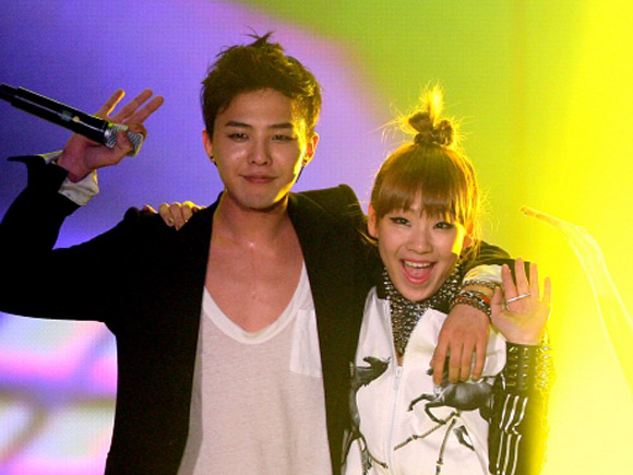 Ba tinh cach tieu bieu cua truong nhom nhac Kpop hinh anh