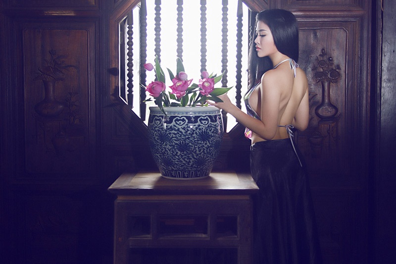 Julia Ho lung thon voi yem dao hinh anh