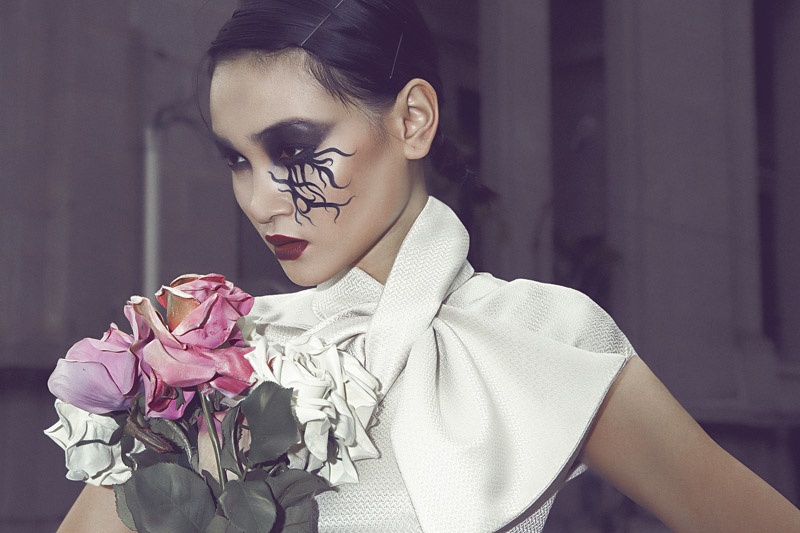 Nhung co gai ca tinh trong dem hoi Halloween hinh anh